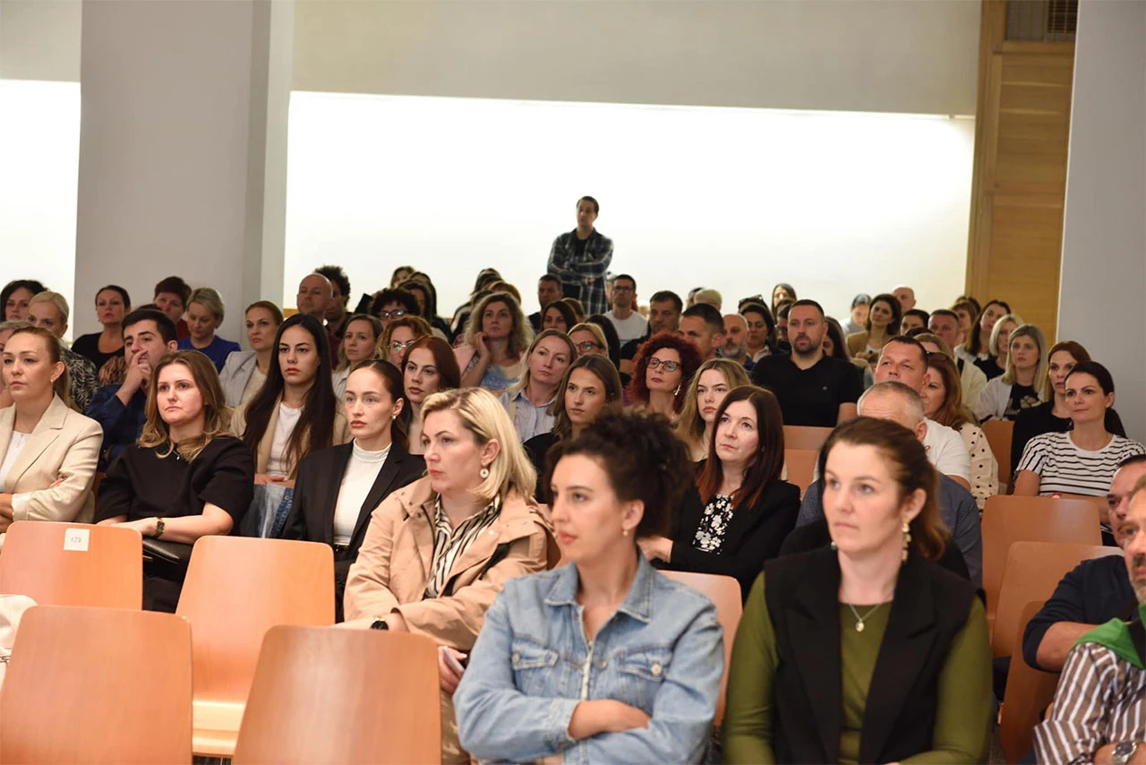 Tribina u Mostaru: Što muči našu djecu?