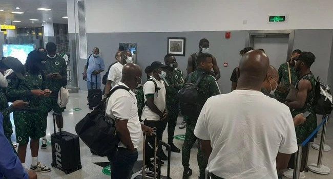 Reprezentativci Nigerije ostali na aerodromu 12 sati bez hrane i vode 