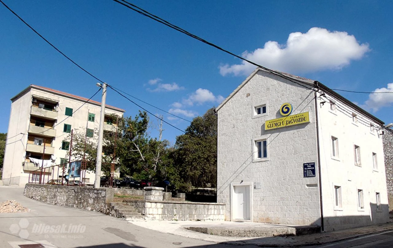 Mlada obitelj s petero djece gradsku je vrevu zamijenila - Zagvozdom