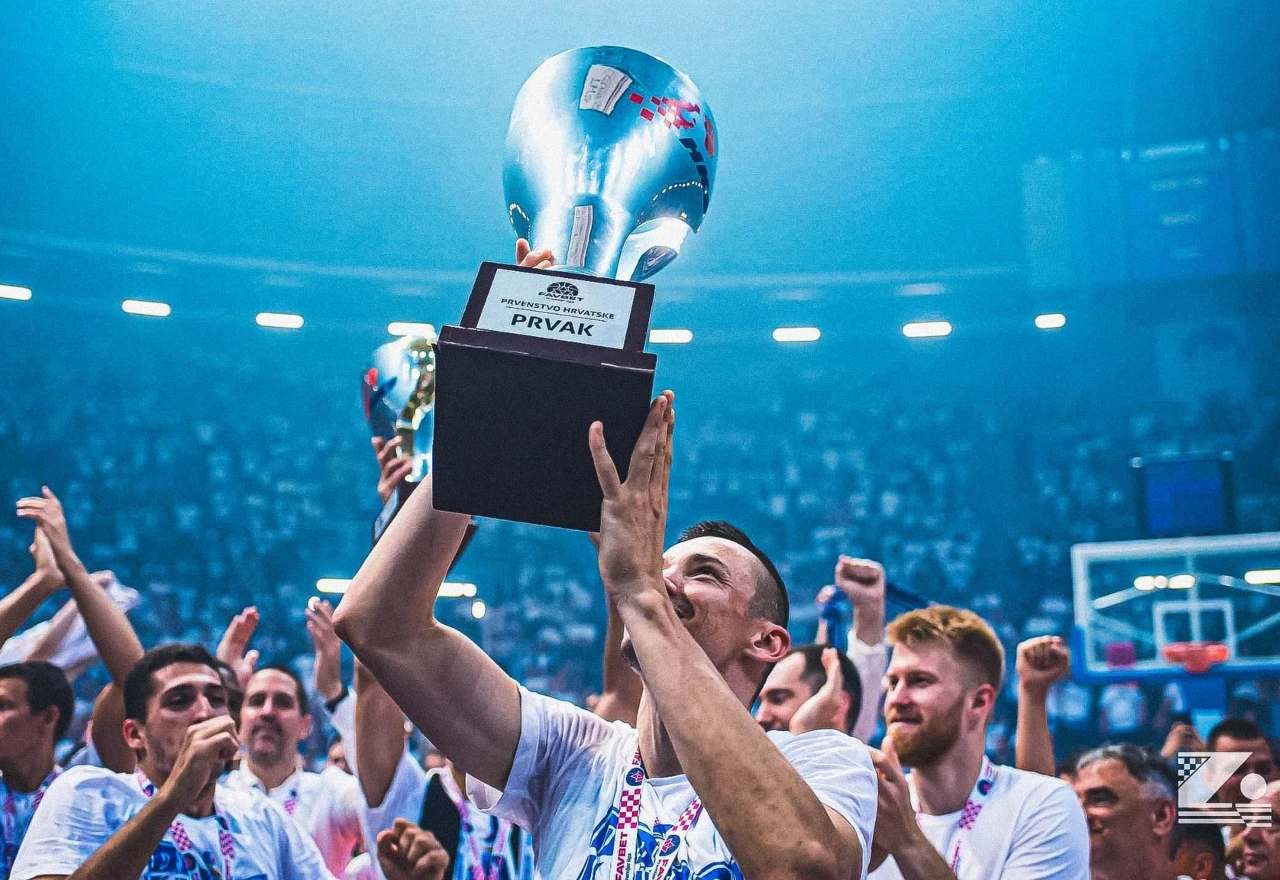 Posušak skočio u more i spasio čovjeka od utapanja
