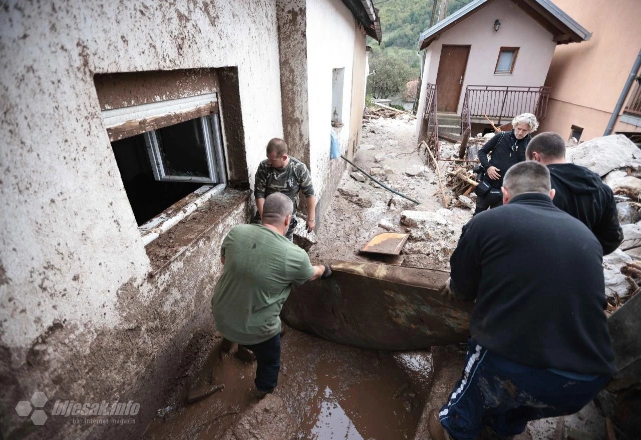 Evakuacija stanovnika na području Jablanice, spasioci i danas tragaju za nestalima