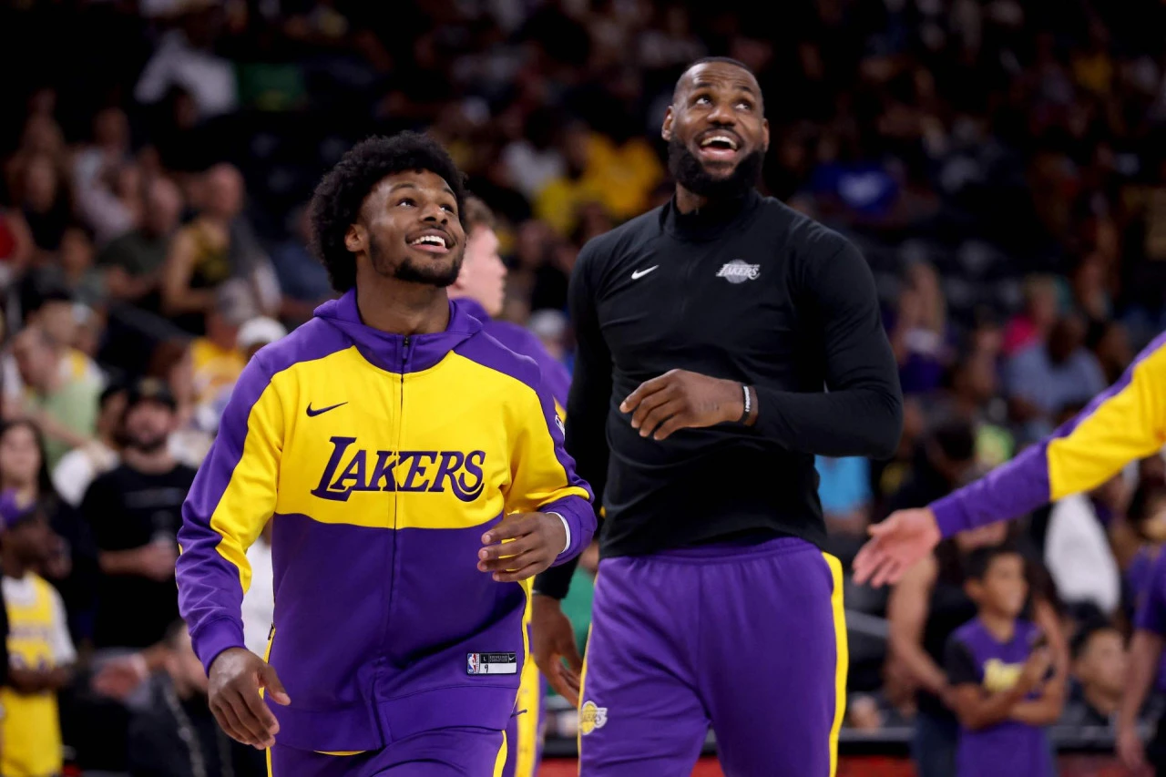 LeBron zaigrao sa sinom i ispisao povijest NBA lige, ali nije sve išlo po planu