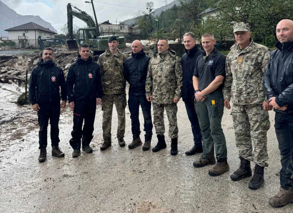 Oružane snage BiH pružaju podršku u sanaciji poplavljenih područja