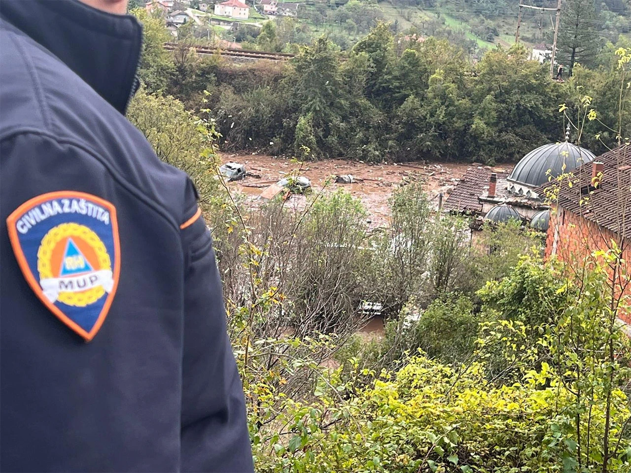 Oko 60 spasilaca iz BiH i Hrvatske jutros na terenu u Jablanici