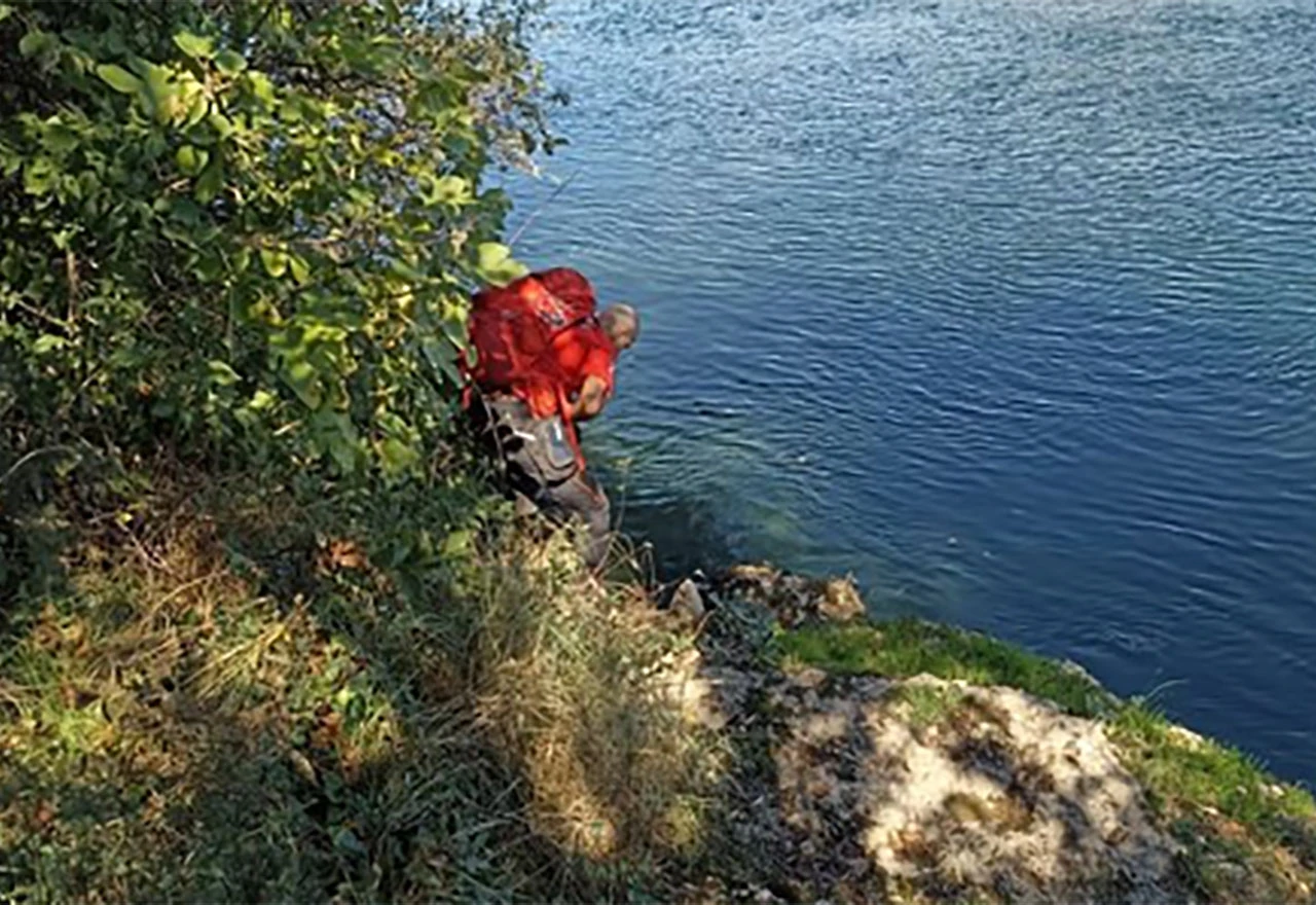 Intenzivirana potraga za nestalim mladićem; pretražuje se korito i obale rijeke Neretve nizvodno od Mostara 