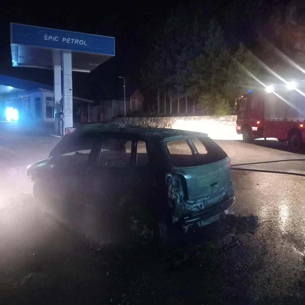 U Doboju i Istočnom Sarajevu izgorjeli automobili