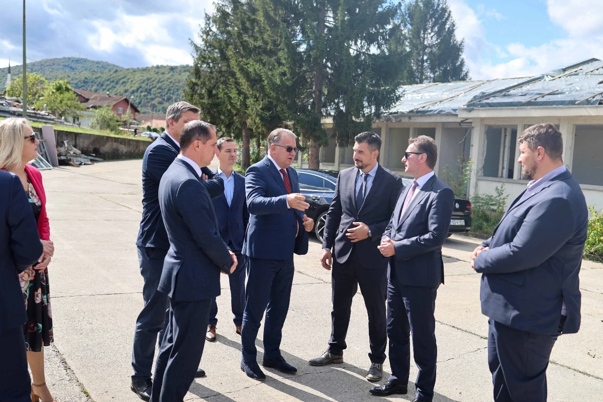 Nikšić posjetio naftni terminal u Bihaću kako bi se uvjerio u tok radova na modernizaciji