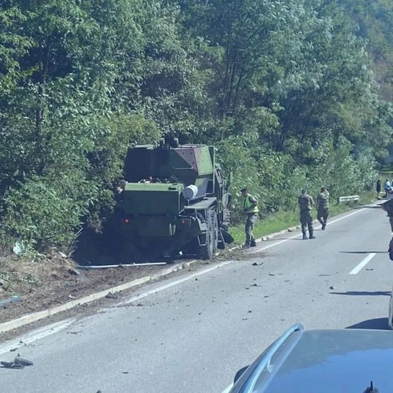 Teška prometna nesreća: Sudjelovalo i vozilo Vojske Srbije, ima smrtno stradalih