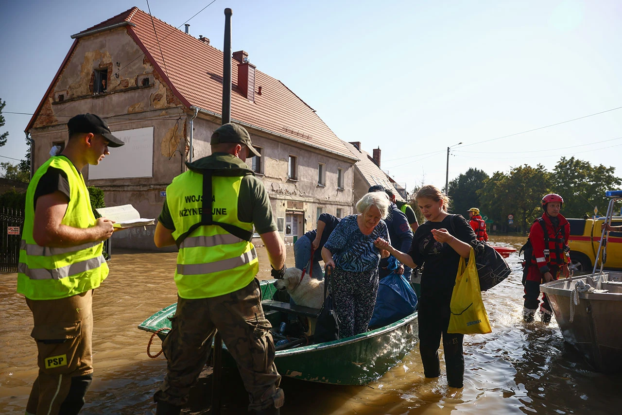 Dvadeset ljudi poginulo u poplavama u Europi: Evakuacija ljudi u Poljskoj 