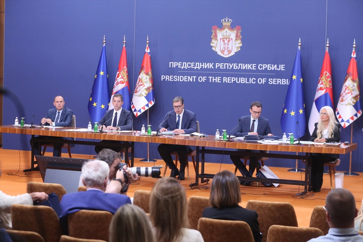 Vučić najavio mjere Srbije u vezi s Kosovom