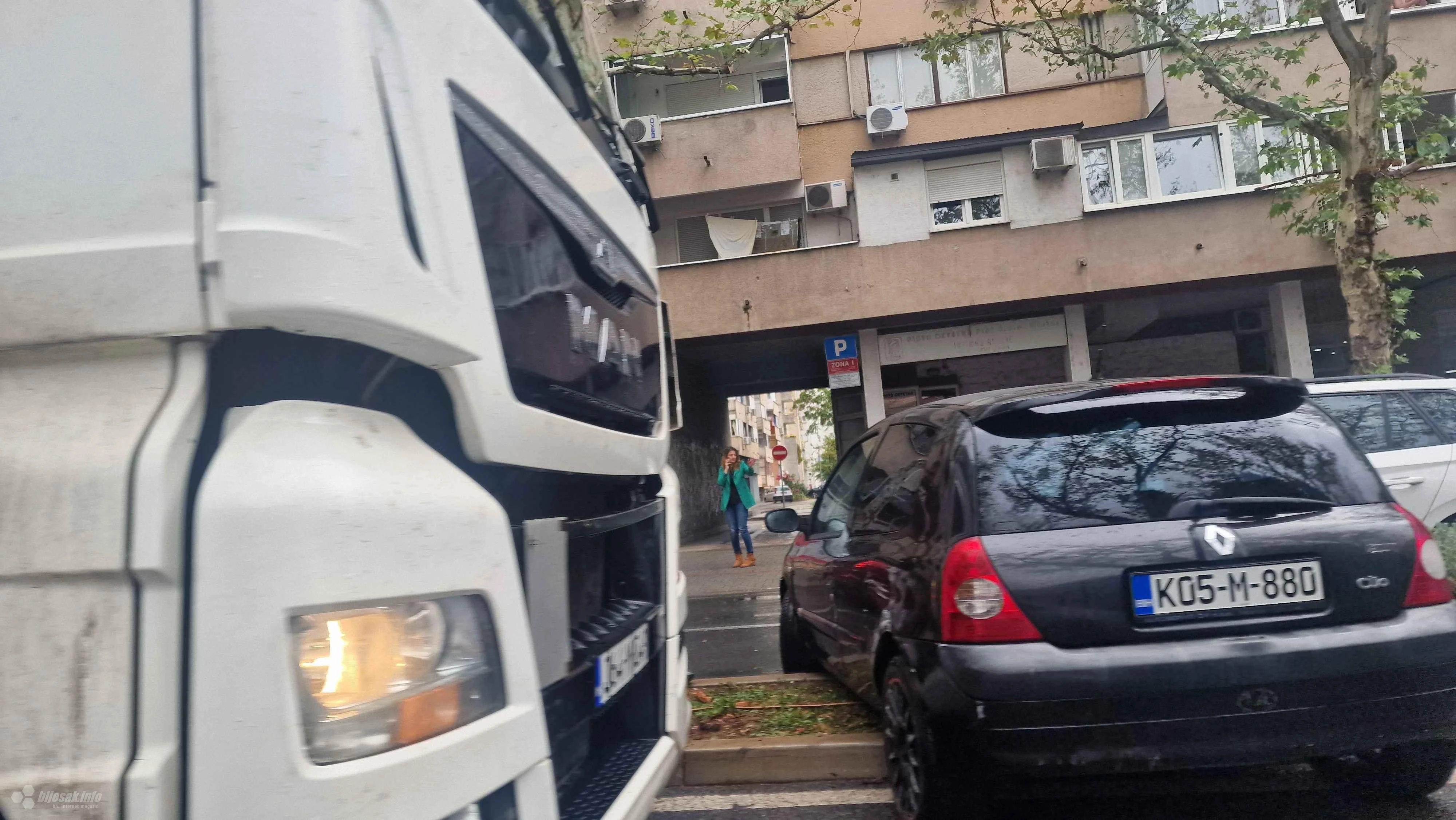Mostar - kiša napravila probleme, prometna nesreća izazvala kolaps na Aveniji