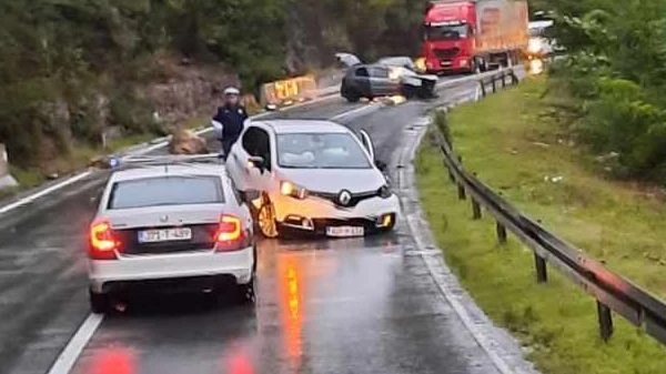 Teška nesreća kod Maglaja nakon odrona: Četiri osobe ozlijeđene
