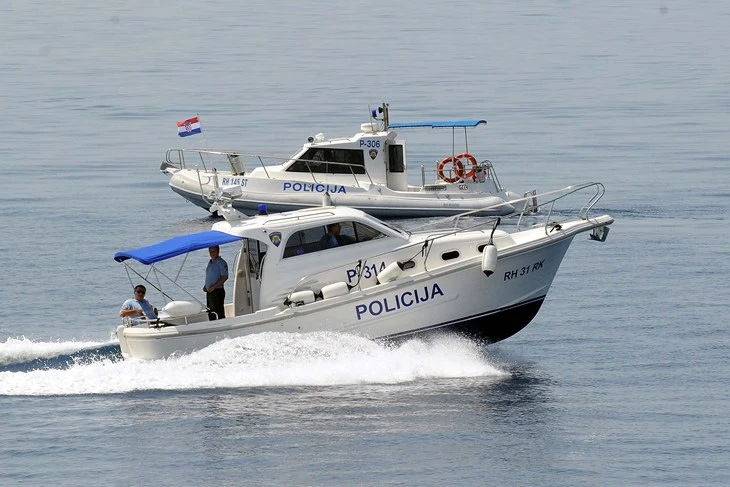 Policija tragala za migrantima, pa na dnu rijeke pronašla tijelo muškarca