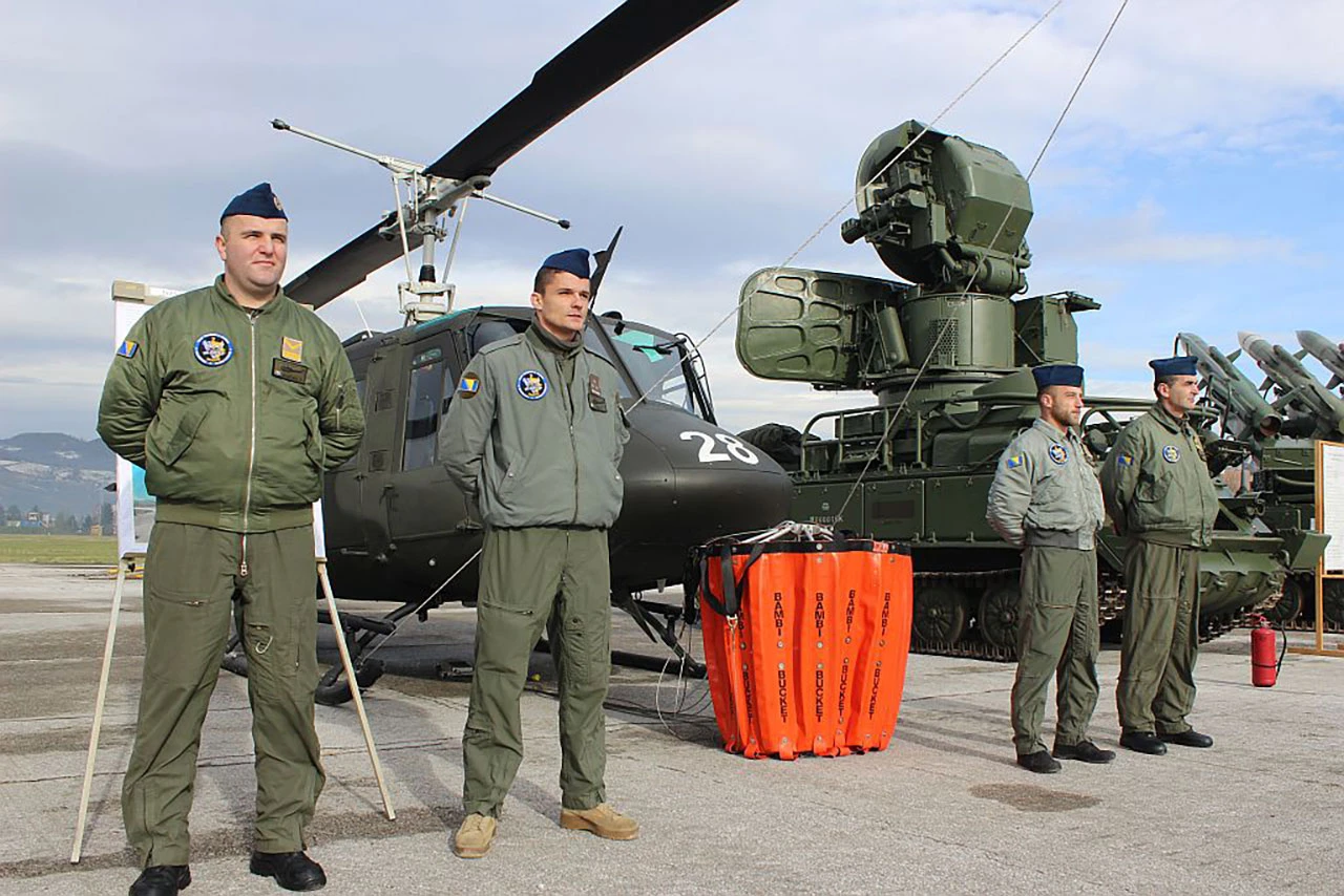Helikopteri OS BiH cijeli vikend gasili požare
