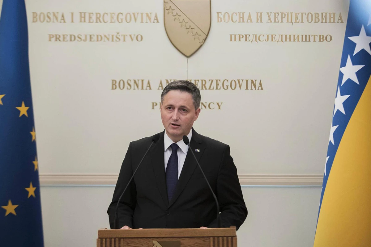 Bećirović: Visoki predstavnik treba hitno smijeniti ministricu obrazovanja RS