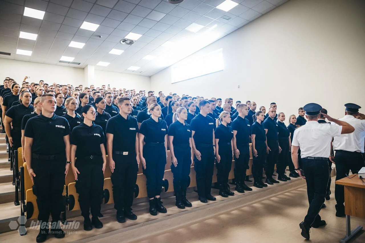 FOTO GALERIJA | Prisegnuli novi policajci i policajke u HNŽ-u