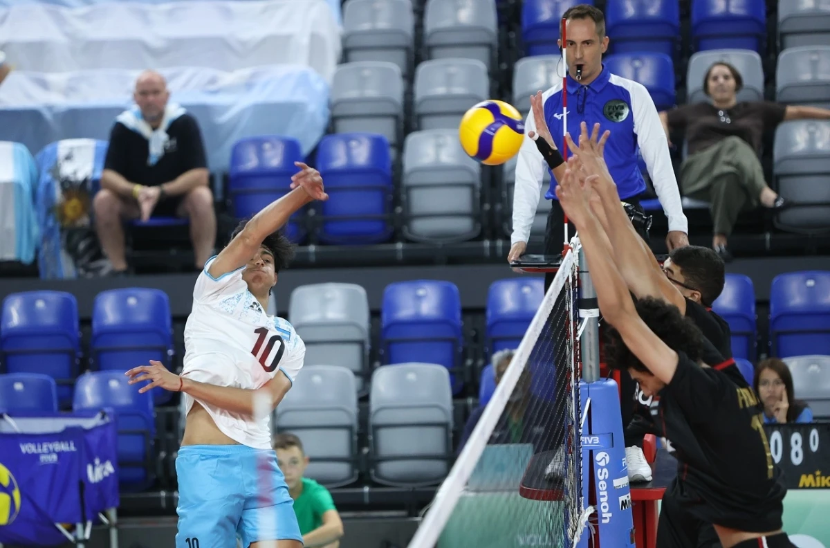 FOTO | Čapljinac sudio polufinale Svjetskog prvenstva u odbojci