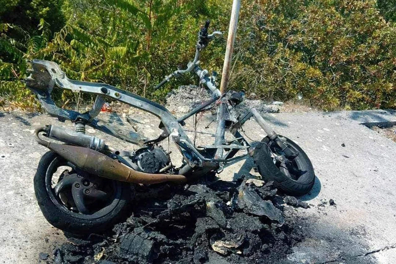 U Neumu u potpunosti izgorio motocikl