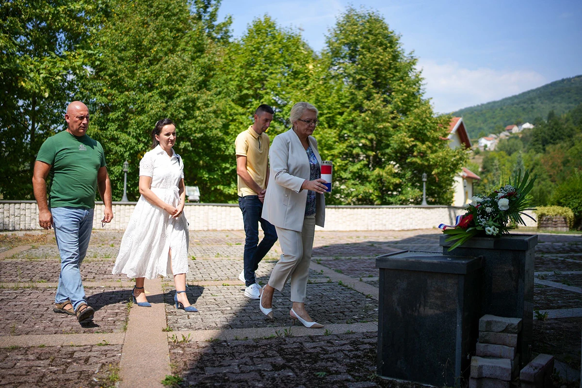 Bradara posjetila Uzdol uoči početka školske godine i obljetnice zločina
