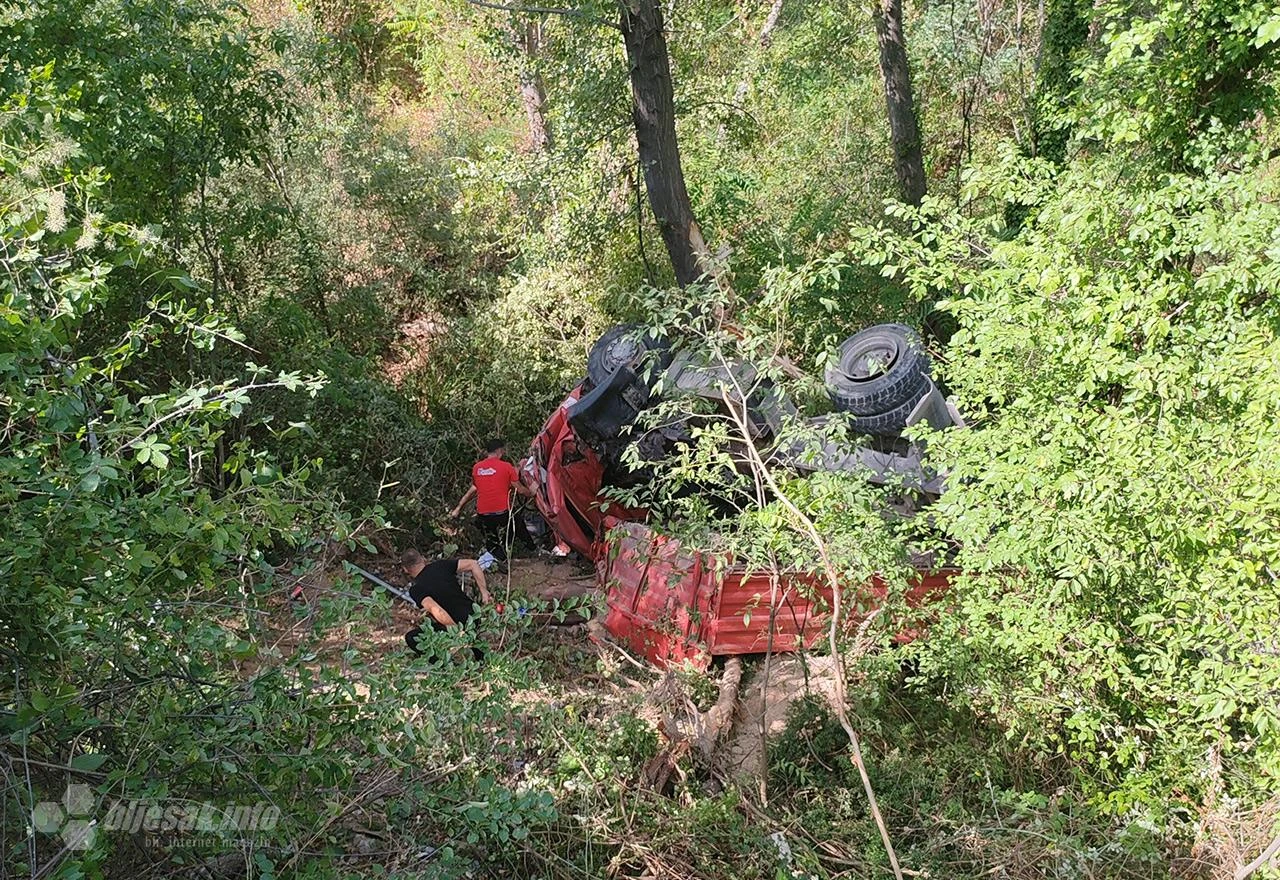 FOTO | VIDEO – Priča o herojima koji su spašavali vozača kamiona