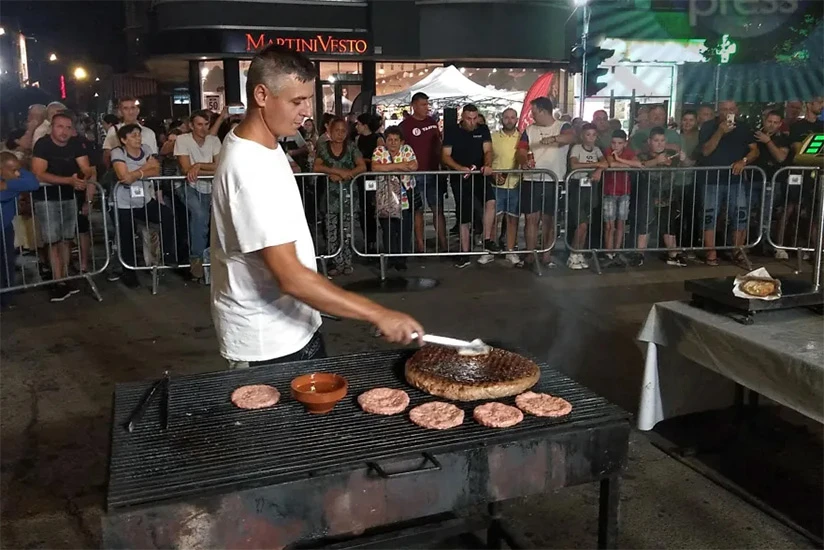 Pljeskavica od 5,6 kilograma