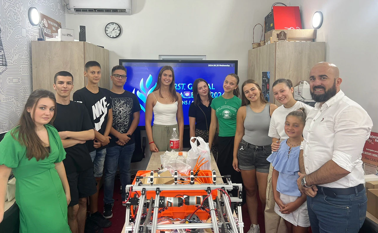 Lana Pudar posjetila robotički tim u Mostaru: Inspiracija za put ka Olimpijadi