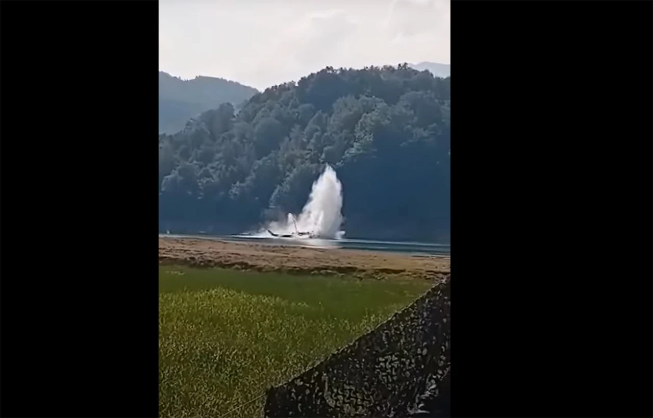 Snimljen trenutak kada je helikopter OSBiH pao u Jablaničko jezero