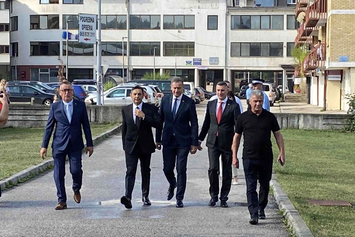 Vulin stigao na Pale automobilom - Nije dana suglasnost za prelet preko BiH