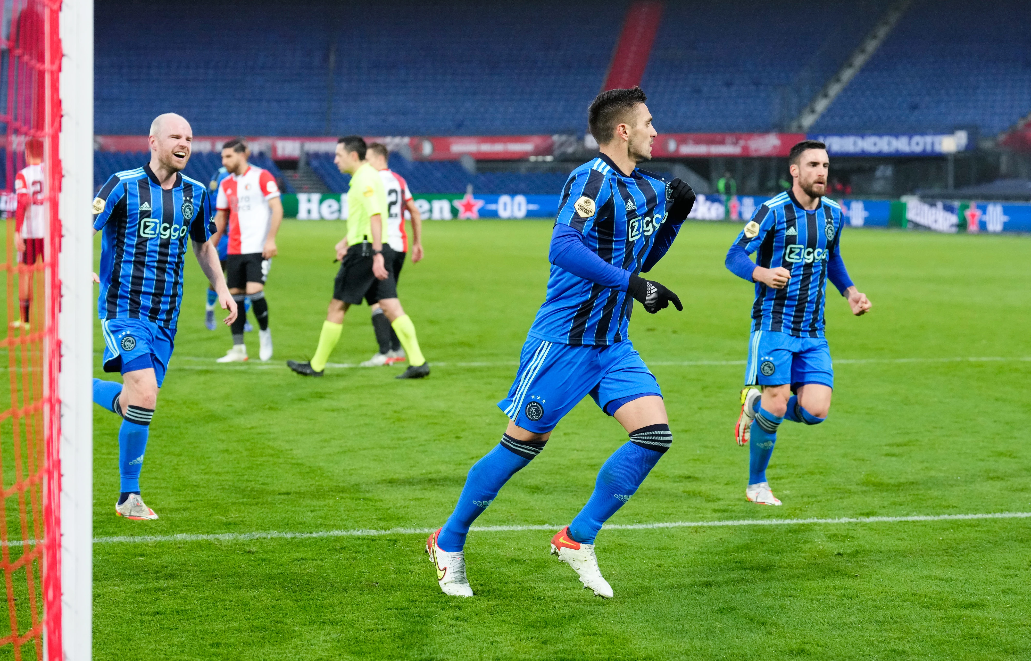 Nema policije nema derbija: Otkazan derbi Feyenoorda i Ajaxa