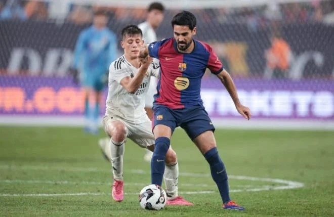 Barcelona posudila Lengleta Atleticu, a Vitora Roquea Betisu