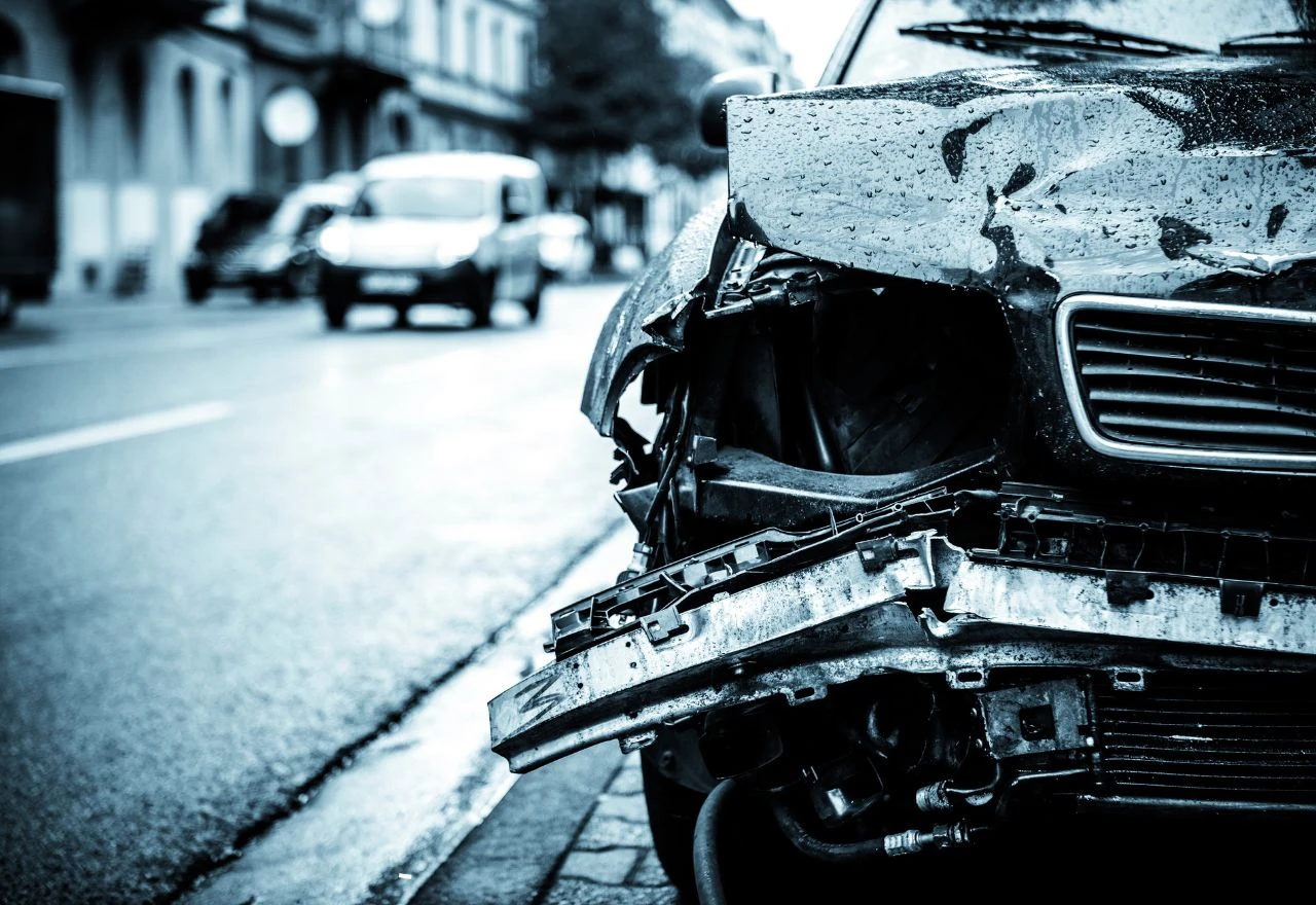U sudaru kamiona i BMW kod Vinjana ozlijeđena jedna osoba