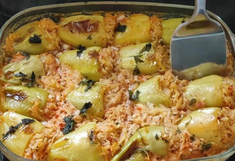 Nema ljeta bez paprika punjenih krumpirom: Jelo naših baka koje vole svi 