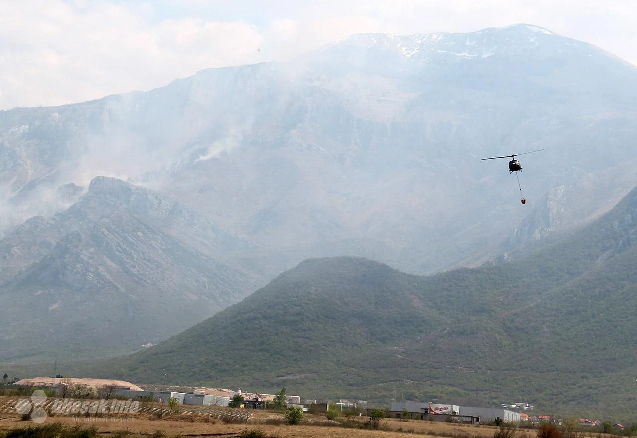 Požar na Vrtaljici iznad Konjica od jutros gase helikopteri OS BiH