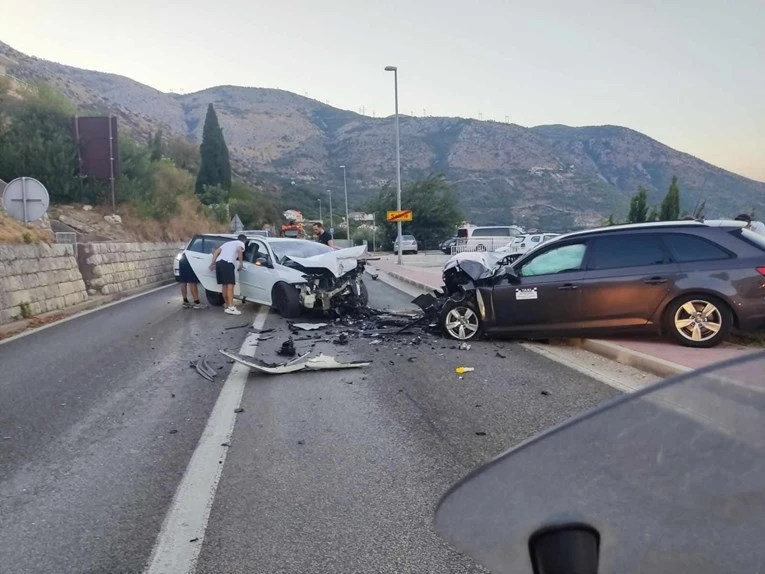 Teška nesreća na magistrali na jugu Hrvatske. Poginula jedna osoba, više ozlijeđenih