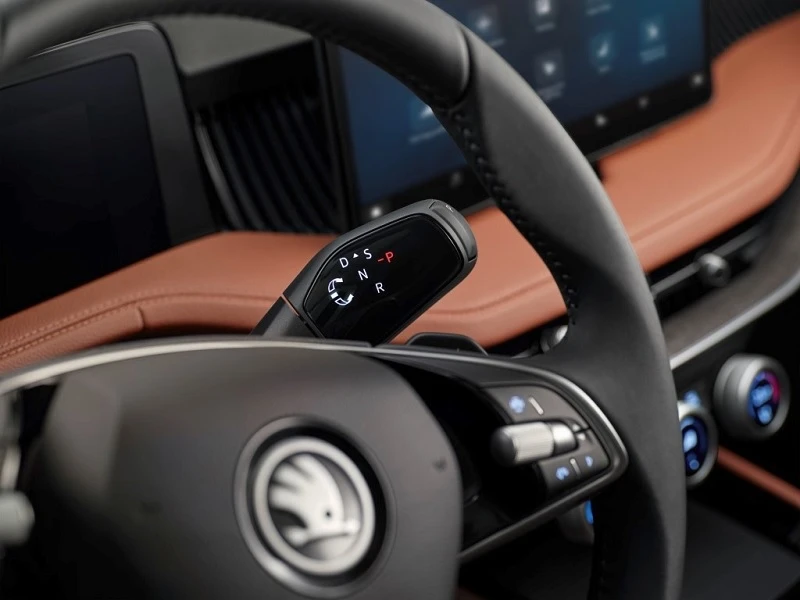 Škoda premješta ručicu mjenjača iza upravljača