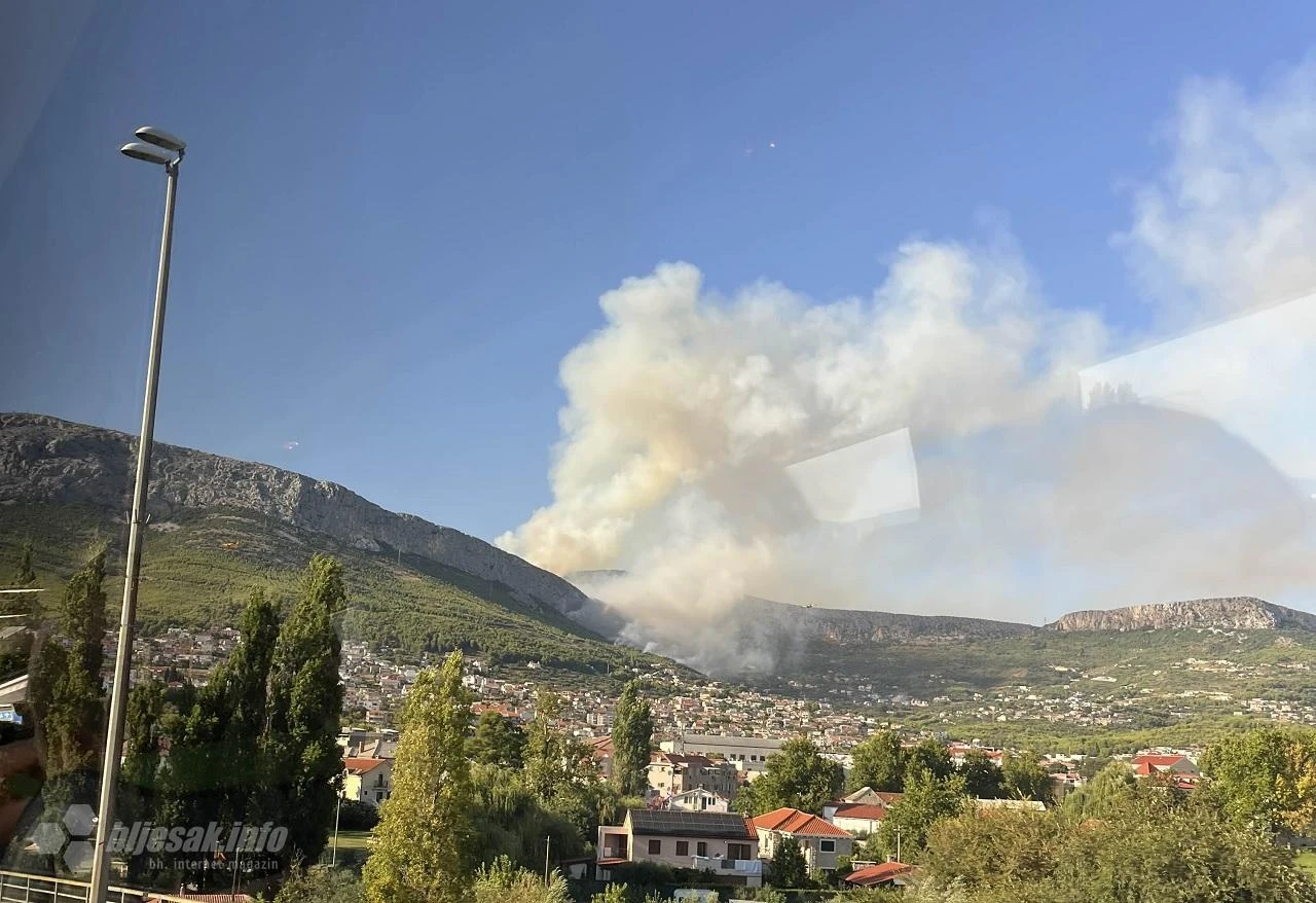 I dalje gori kod Solina: Na terenu 150 vatrogasaca, a pomažu i kanaderi