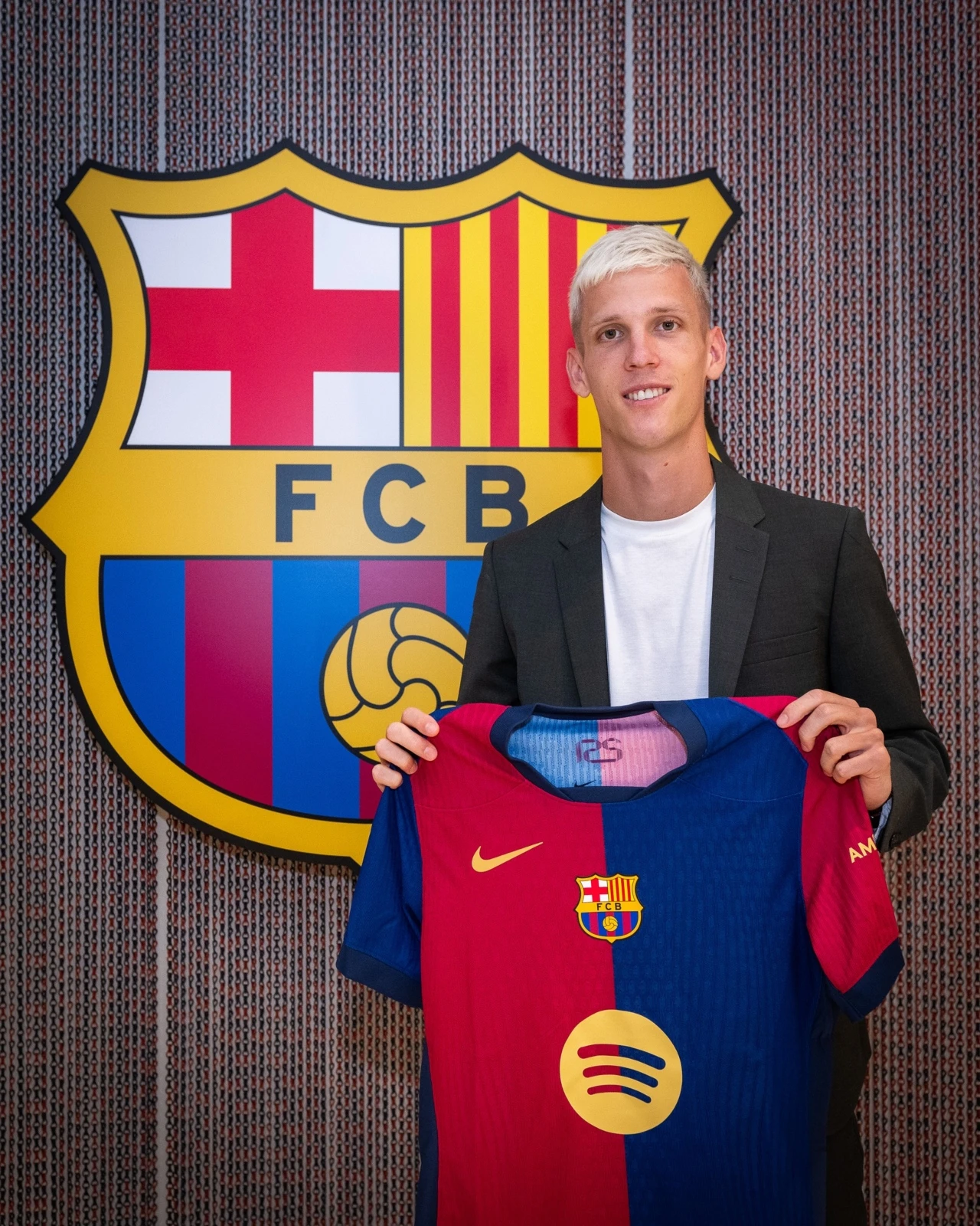 Sada i službeno: Dani Olmo je novi igrač Barcelone
