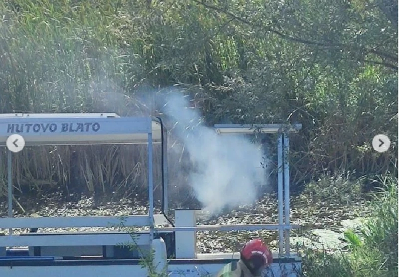 FOTO | Gorjela električna brodica u Hutovu blatu