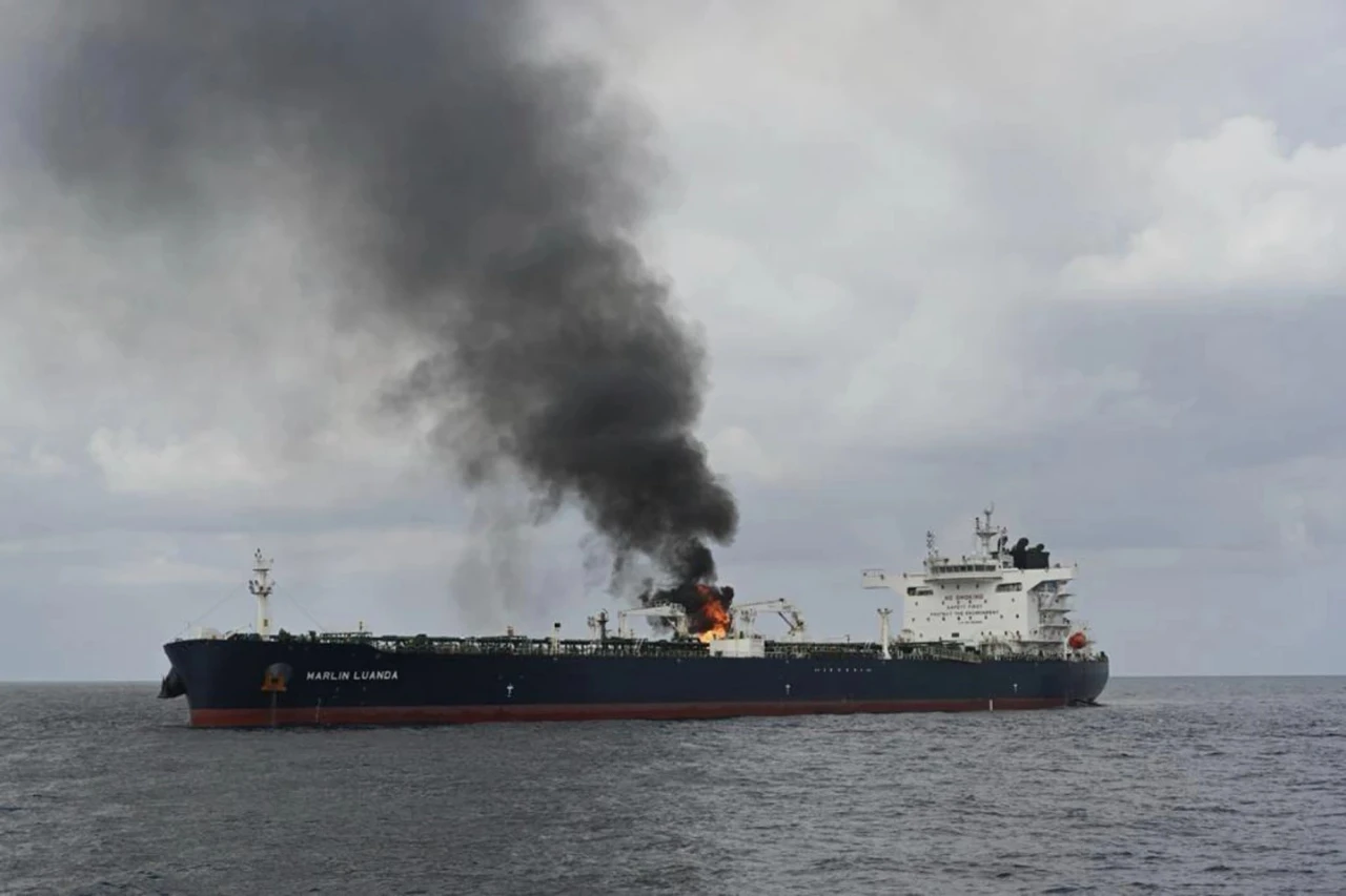 Huti kod Jemena izveli dvostruki napad na tanker za prijevoz sirove nafte