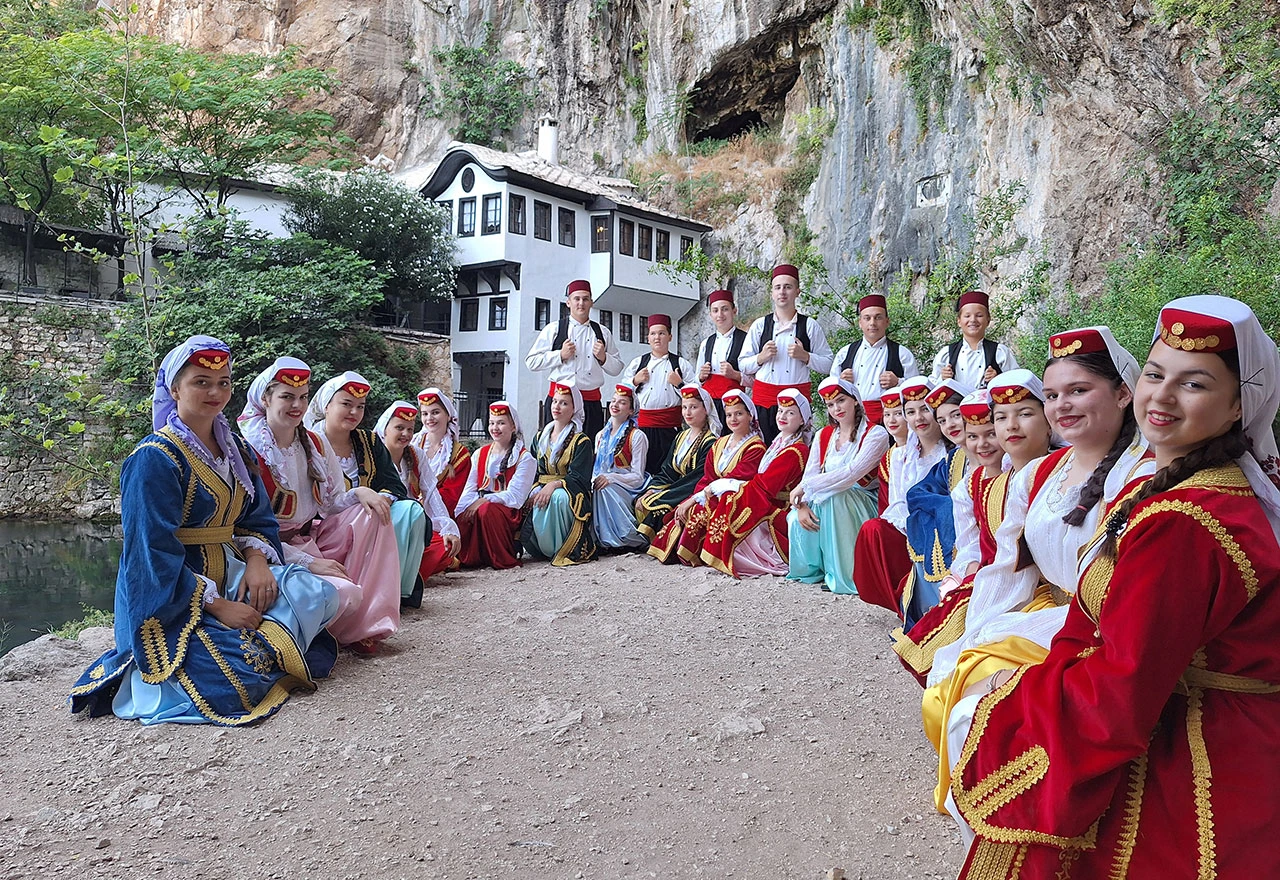 Večer folklora i modernog plesa na Musali