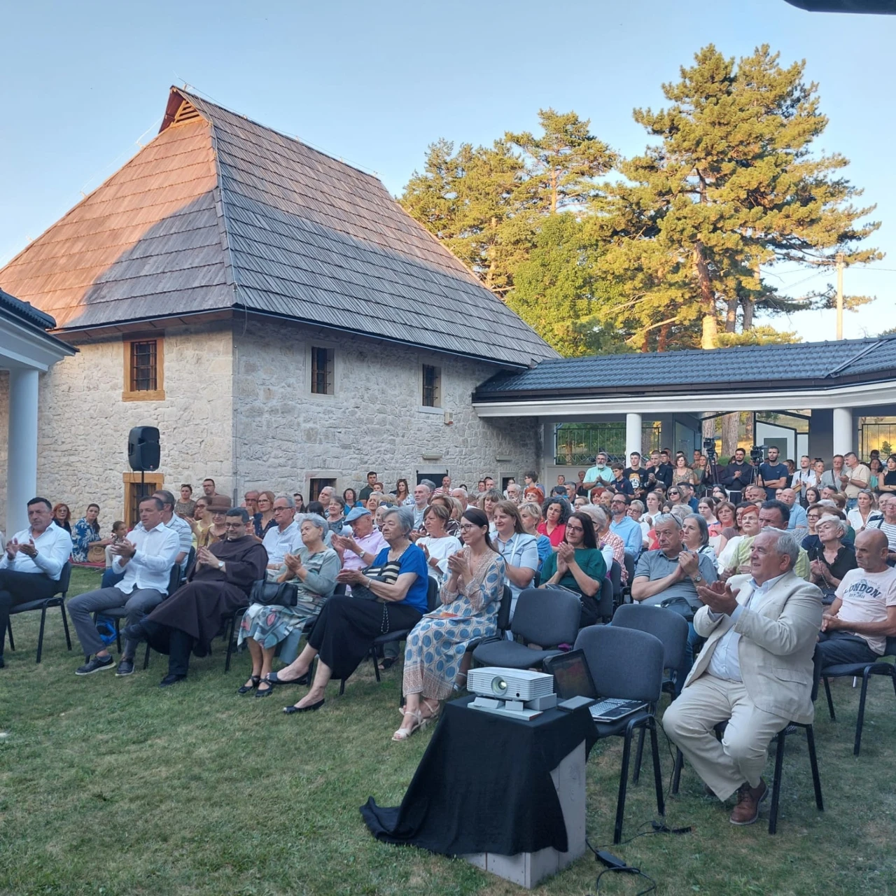 Livnjaci prošetali 'Glazbom i slikom kroz Livno' 