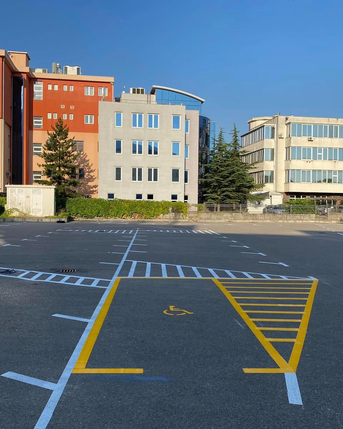 Mostar parking uredio mjesta iza zgrade Vlade FBiH