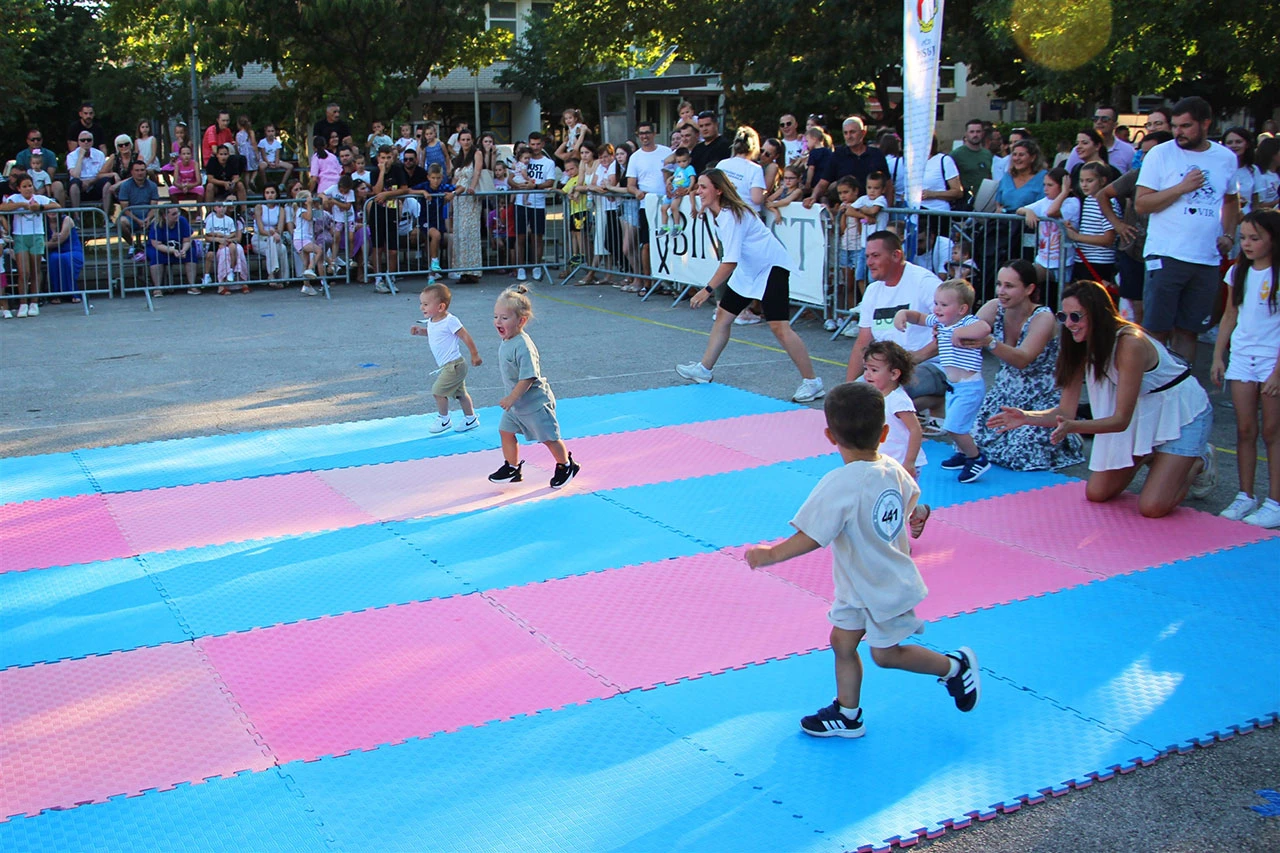 FOTO | Srušen rekord: 820 natjecatelja na Posuškim igrama bez granica