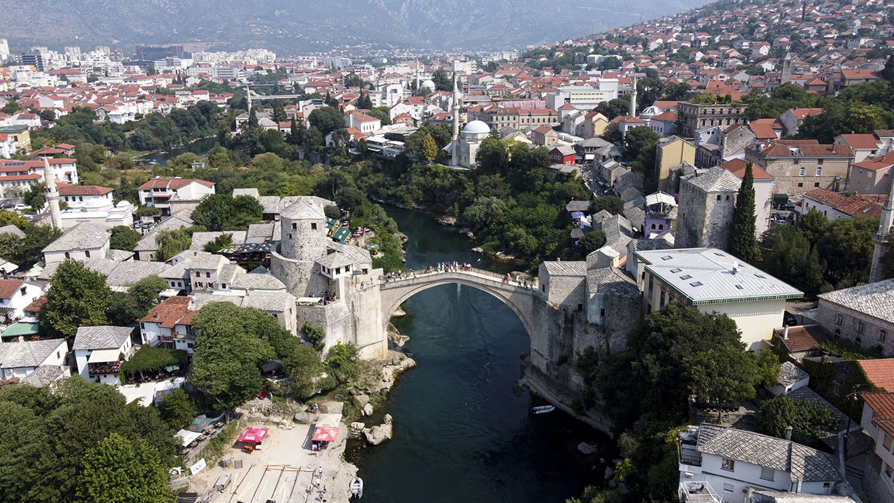 Na današnji dan prije 20 godina obnovljen je Stari most