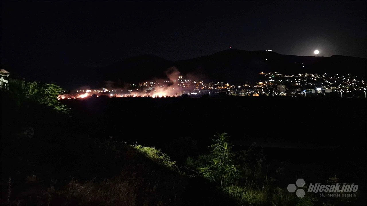 VIDEO Požar u Sjevernom logoru, vatrogasci na terenu