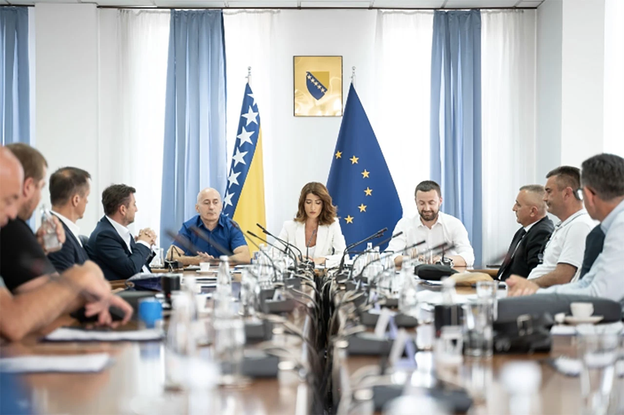 Potpisani ugovori u Mostaru: Više od 20 milijuna KM za 58 projekata za poboljšanje cesta u FBiH