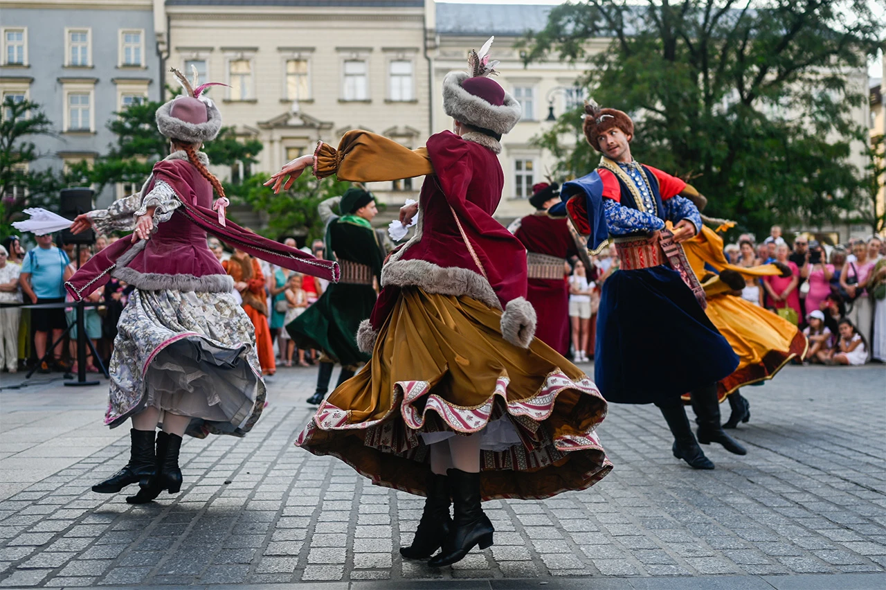 Inspiracije za stvaranje spektakla: Poloneza kao baština Krakova, Poljske i Europe