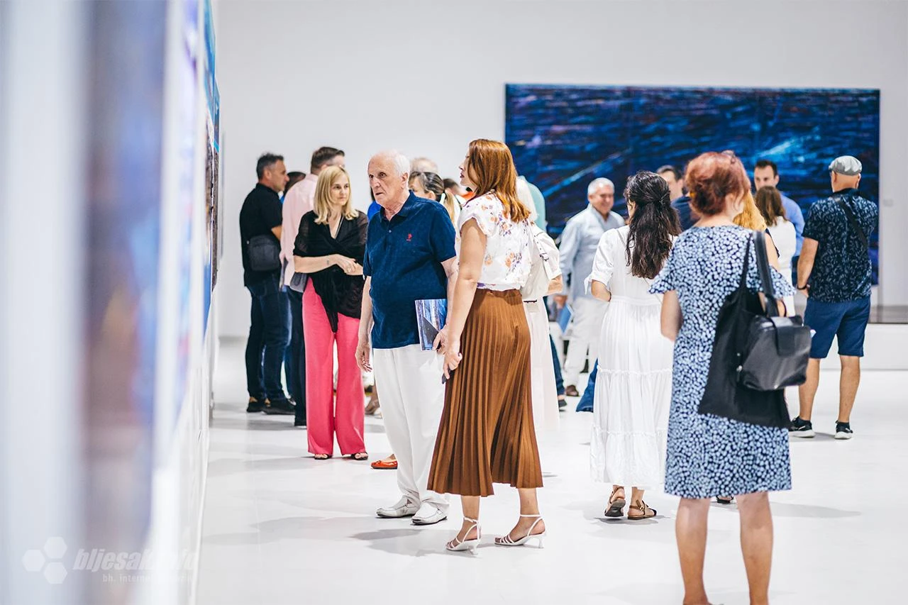 U Umjetničkoj galeriji Biskupskog centra Mostar otvorena izložba Mladena Ivešića