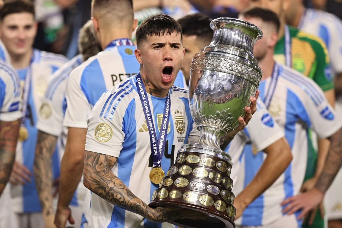 Ako su mnogi francuski igrači porijeklom iz Afrike, odakle su Argentinci?