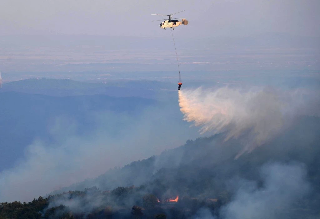 Požar u RS-u i prepucavanja oko helikoptera: Helez poručio dva su spremna, samo nam se obratite